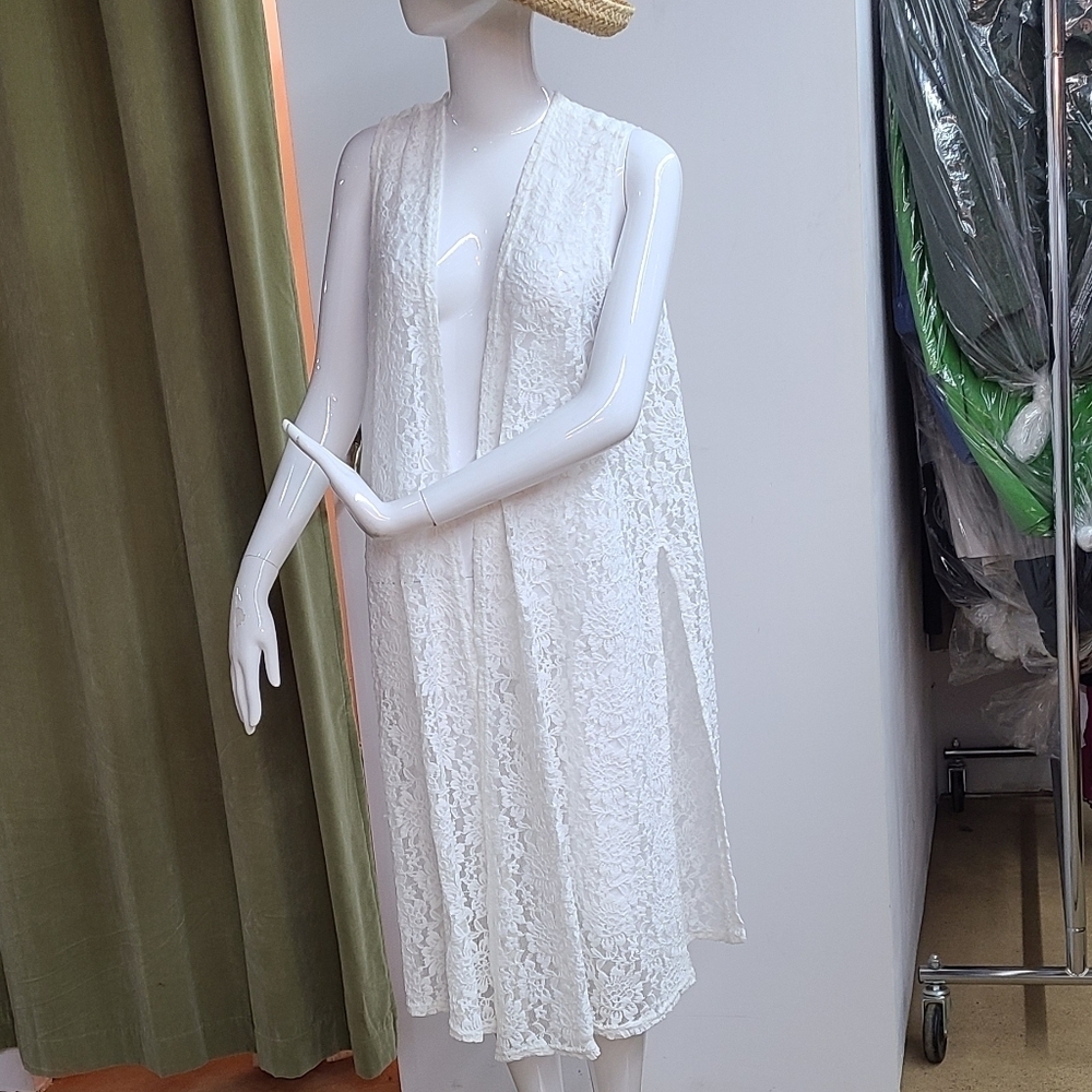 LulaRoe Floral Lace Sleeveless Long Cardigan